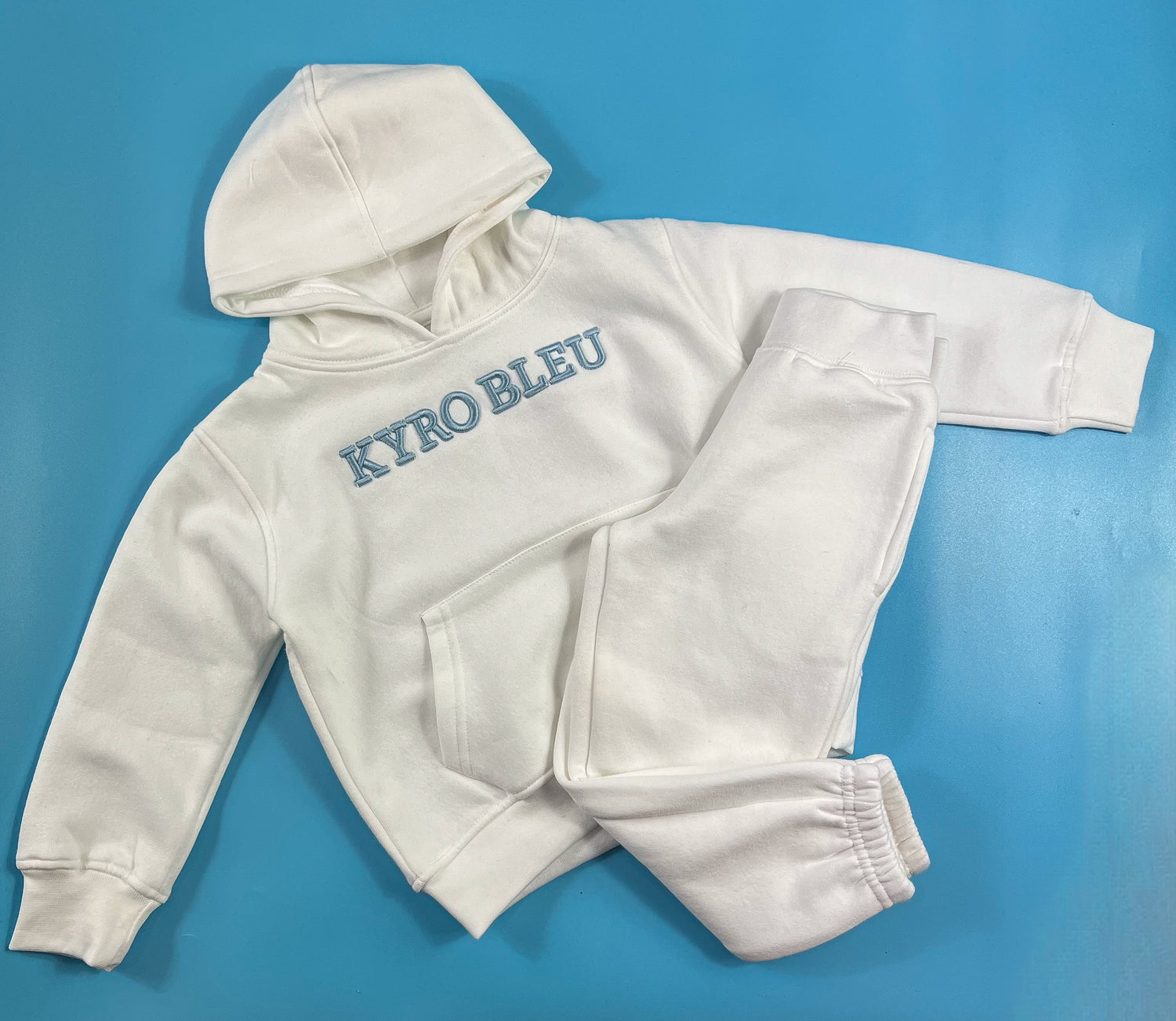Tracksuit with 3D font